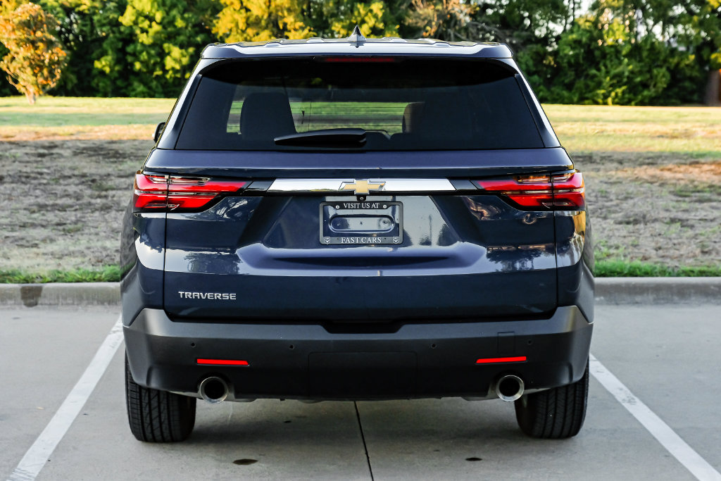 Used 2023 Chevrolet Traverse LS w/ Safety Package FWD image 14
