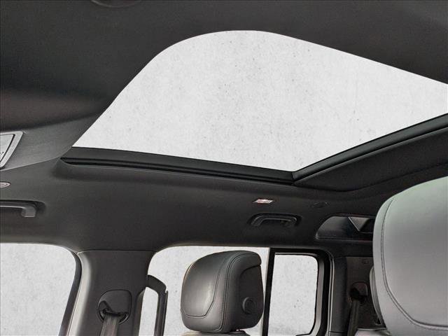 Certified 2022 Land Rover Defender 110 XS Edition image 16