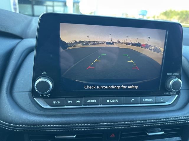 Used 2023 Nissan Rogue SV image 21