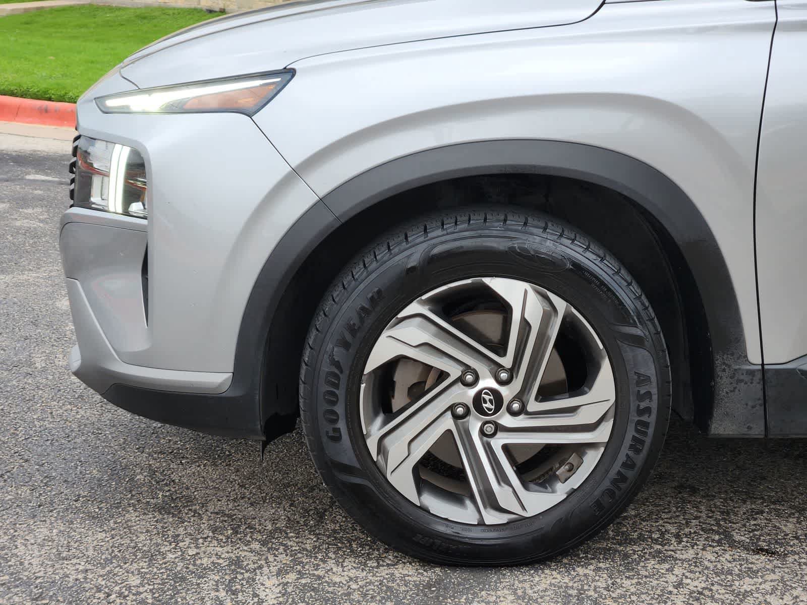 Used 2021 Hyundai Santa Fe SE FWD image 8