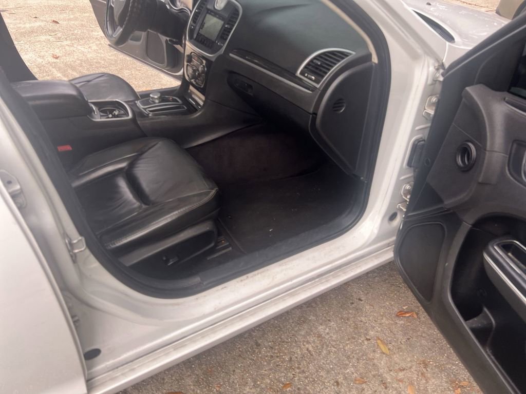 Used 2017 Chrysler 300 Limited w/ Value Package image 23