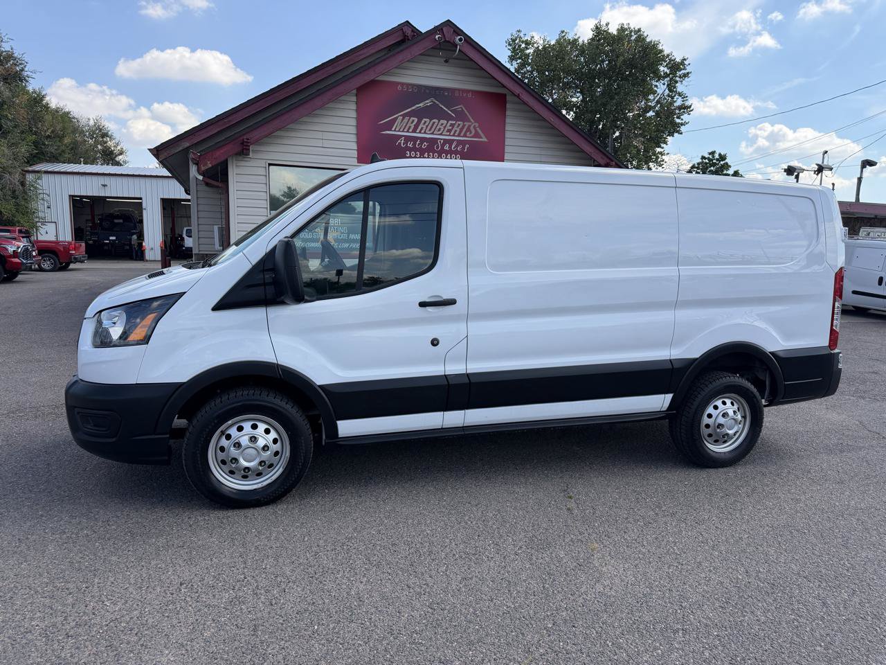 Used 2023 Ford Transit 250 Low Roof AWD image 5