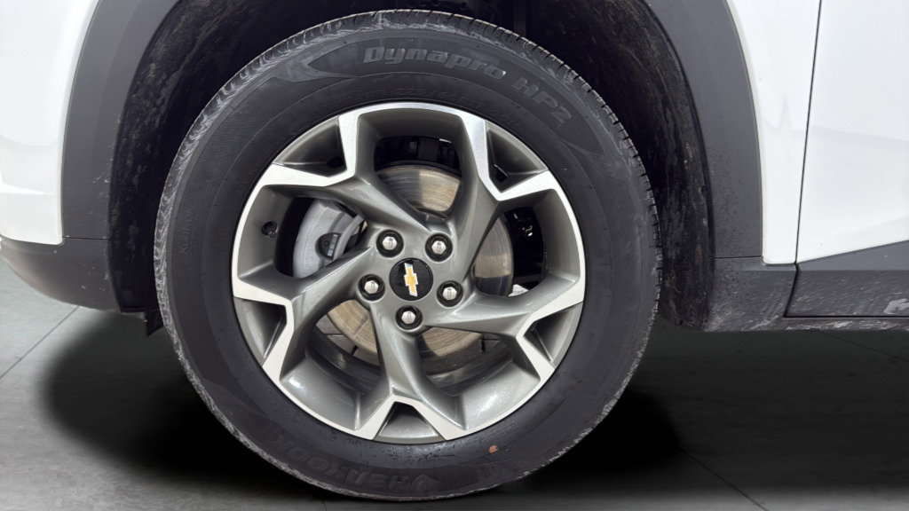 Used 2025 Chevrolet Trax LT w/ LT Convenience Package image 38