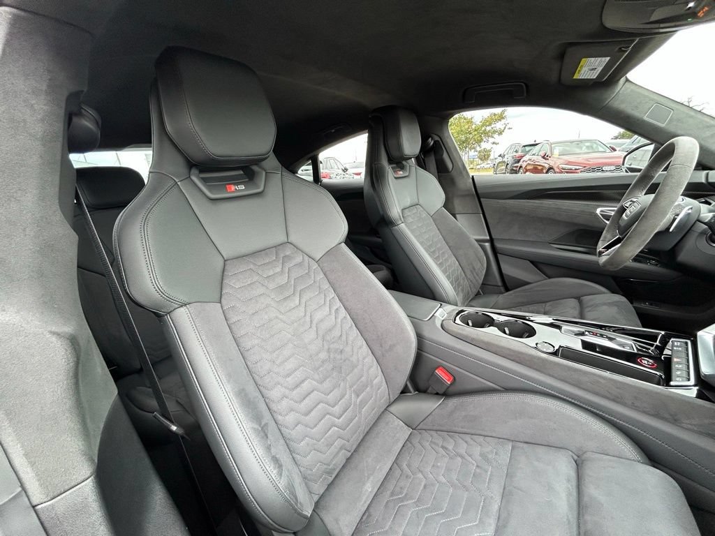 Used 2024 Audi RS e-tron GT w/ Carbon Performance Package AWD/4WD image 51