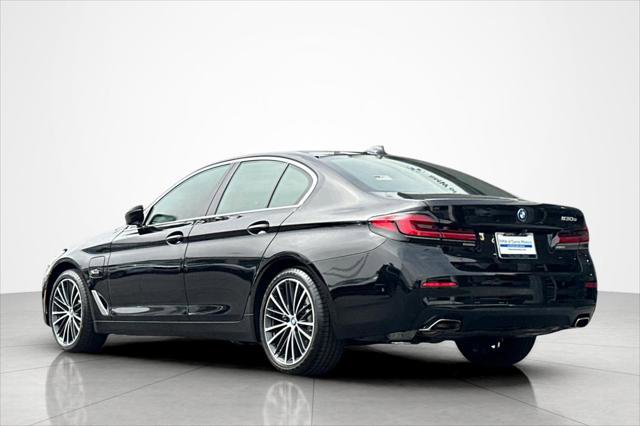 Used 2023 BMW 530e w/ Premium Package image 3
