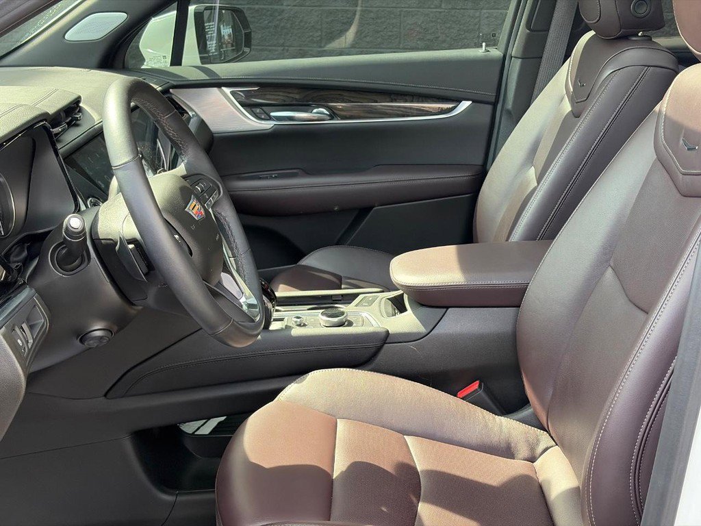 Certified 2024 Cadillac XT6 Premium Luxury image 17