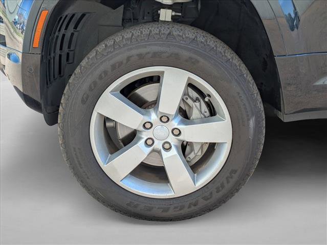 Used 2023 Land Rover Defender 130 X-Dynamic SE AWD/4WD image 25