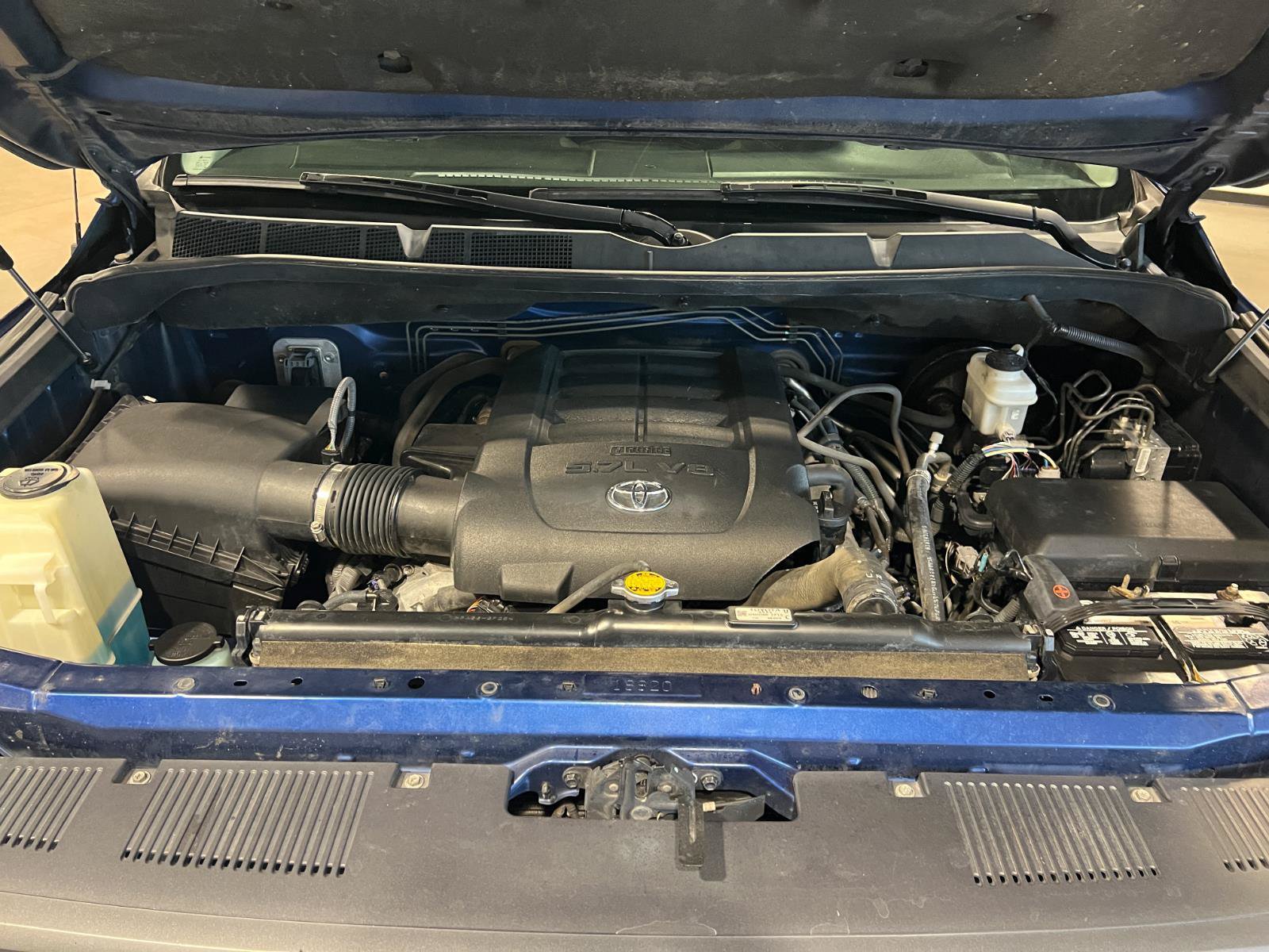 Used 2015 Toyota Tundra SR5 w/ SR5 Upgrade Package AWD/4WD image 44