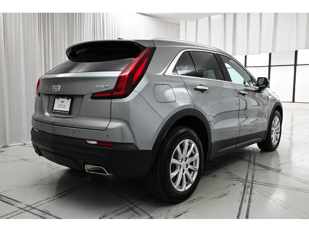 Used 2023 Cadillac XT4 Luxury w/ Cold Weather Package FWD image 7