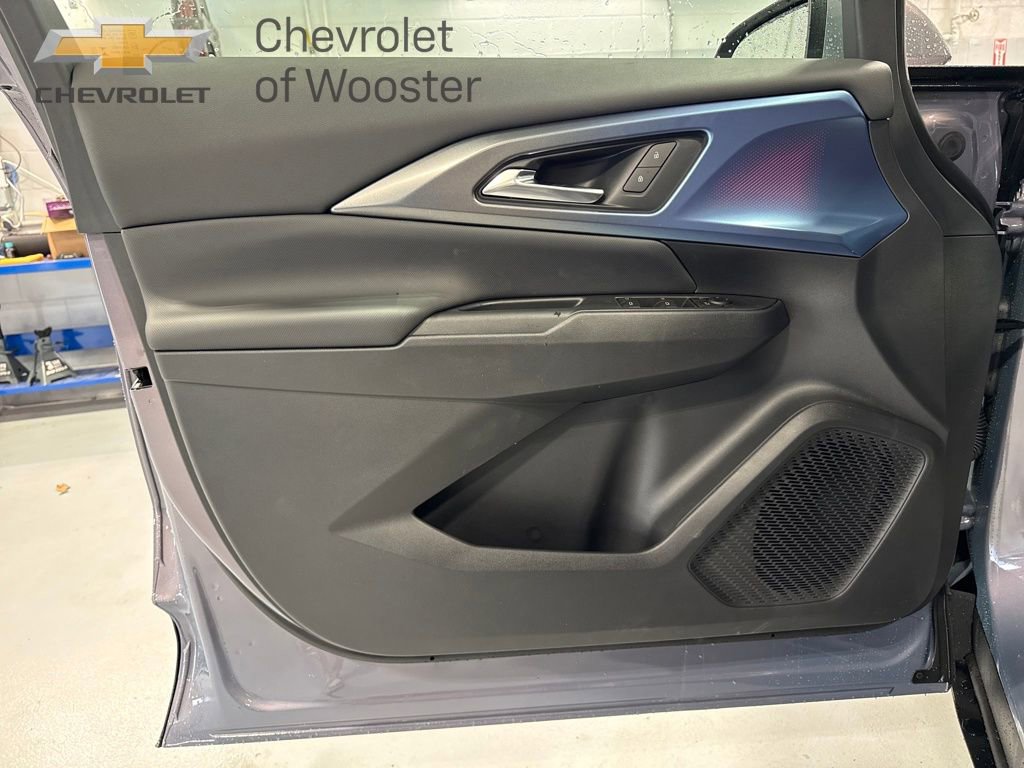New 2026 Chevrolet Equinox EV LT image 10