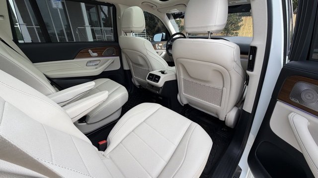 Used 2024 Mercedes-Benz GLS 450 4MATIC image 17