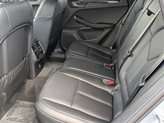 Used 2024 Porsche Macan image 20