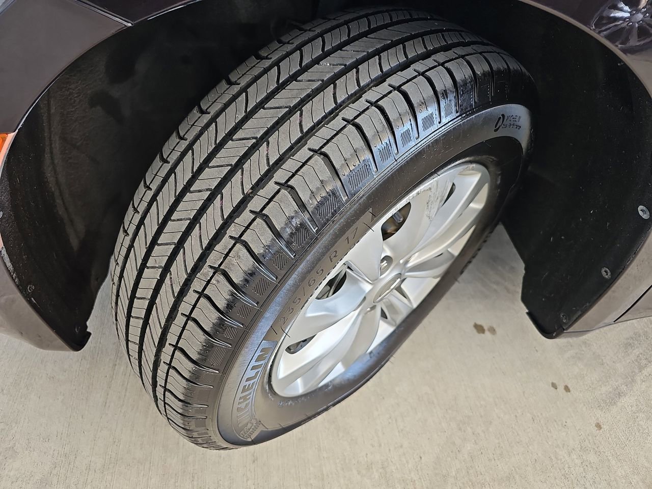 Used 2017 Chrysler Pacifica Touring-L image 38