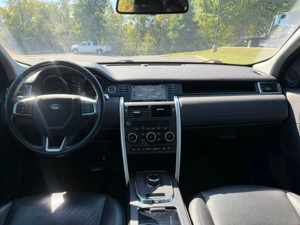 Used 2019 Land Rover Discovery Sport SE AWD/4WD image 12