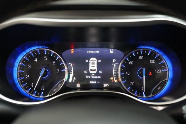 Used 2024 Chrysler Pacifica Touring-L image 24