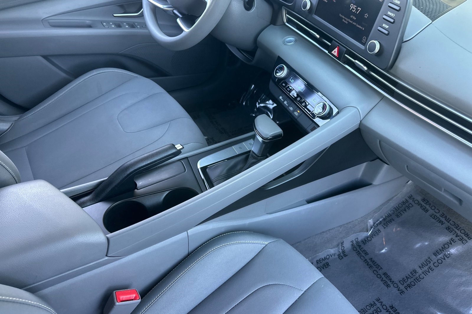 Used 2021 Hyundai Elantra SEL FWD image 31