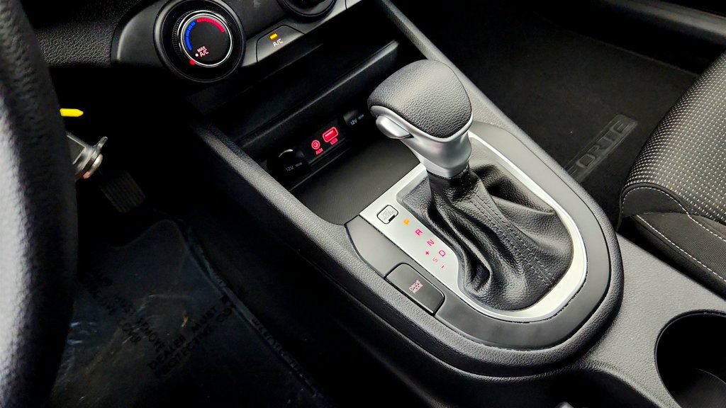 Used 2021 Kia Forte LXS FWD image 17