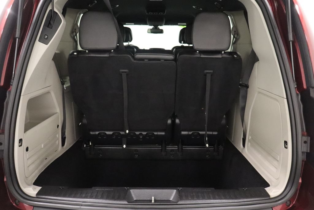 Certified 2019 Dodge Grand Caravan SXT FWD image 19