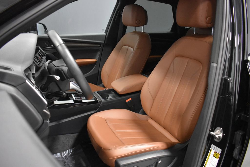 Used 2023 Audi Q5 2.0T Premium w/ Convenience Package AWD/4WD image 5