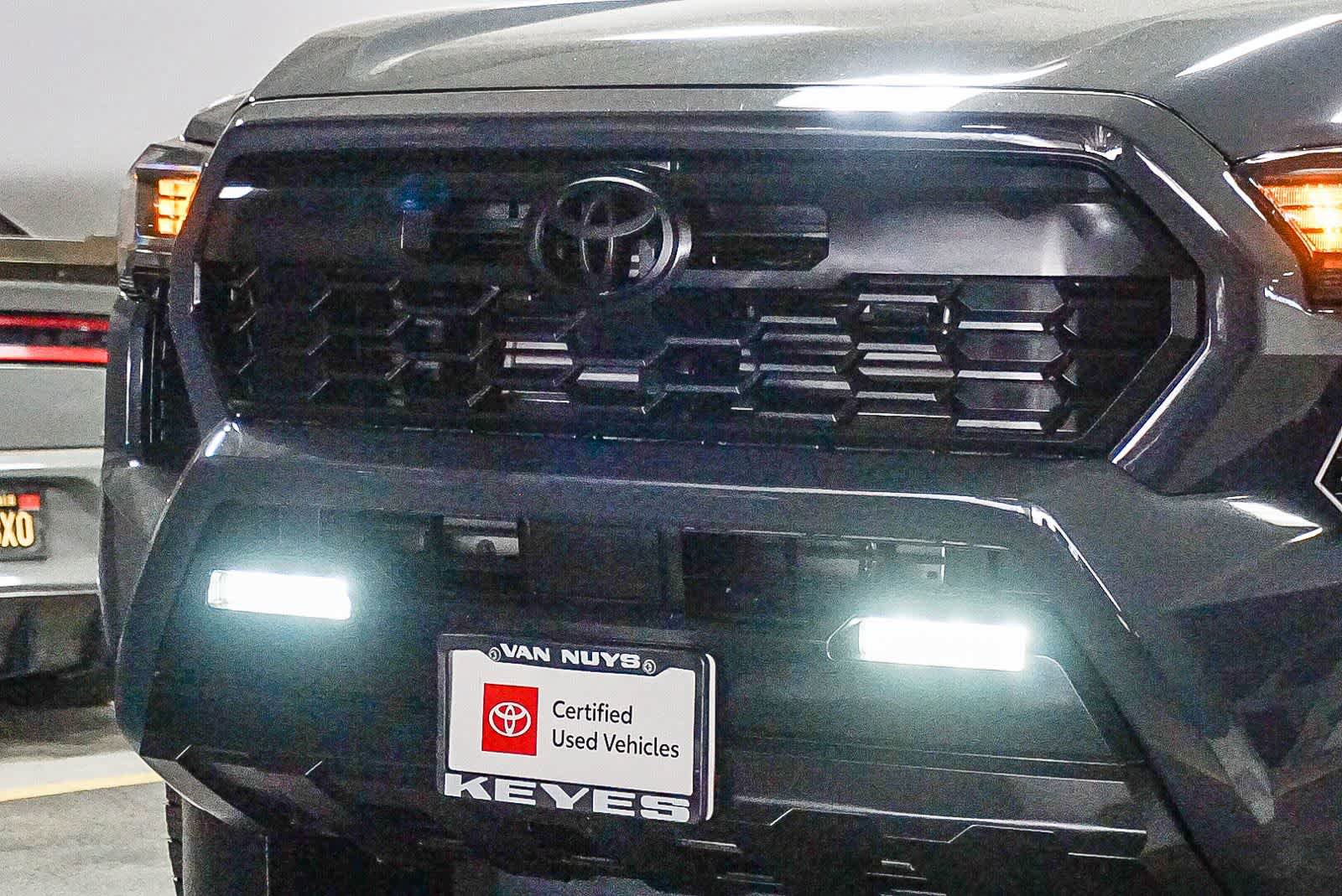 Certified 2025 Toyota Tacoma TRD Off-Road AWD/4WD image 6