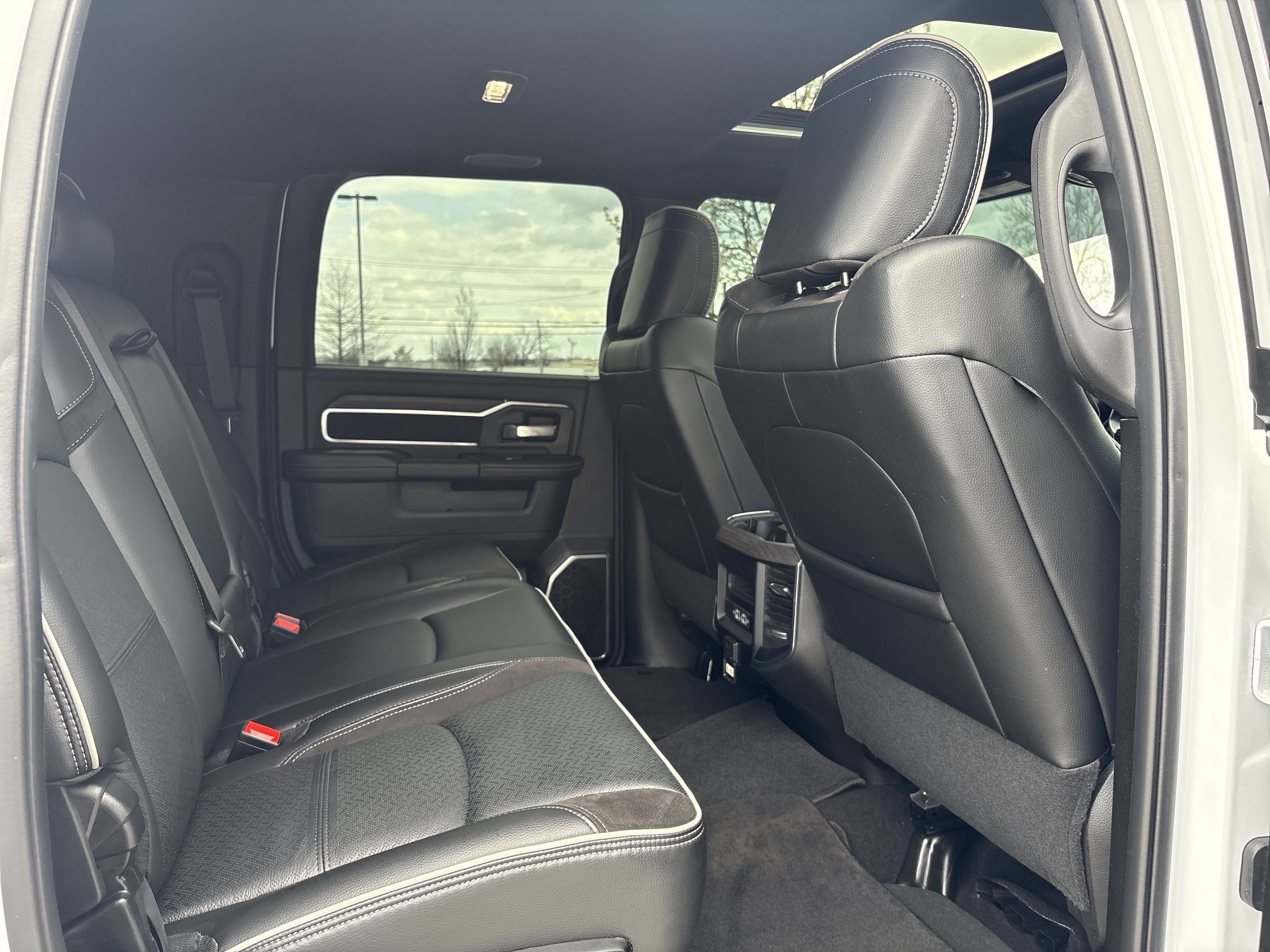 Used 2025 RAM 2500 Laramie w/ Night Edition image 27