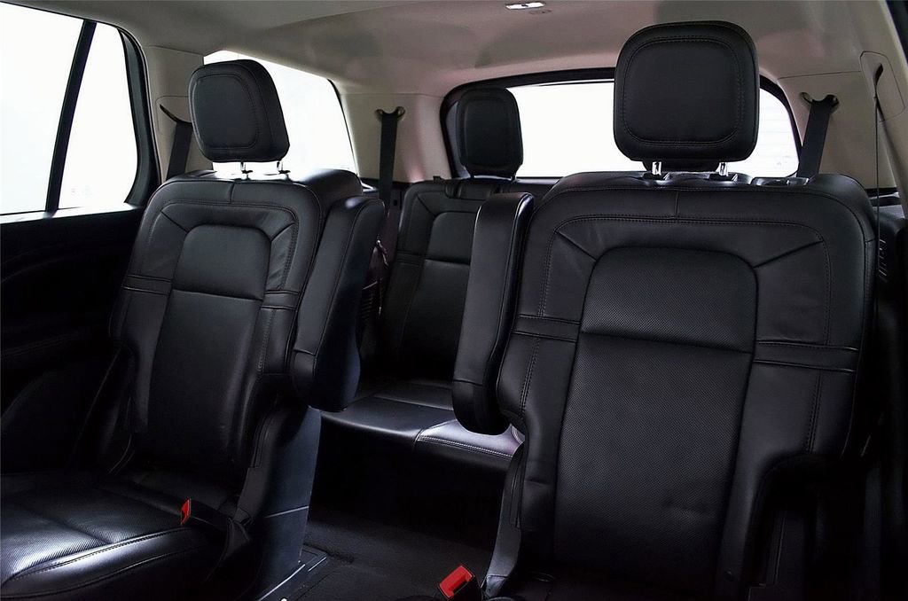 Used 2023 Lincoln Aviator Reserve w/ Equipment Group 201A image 20