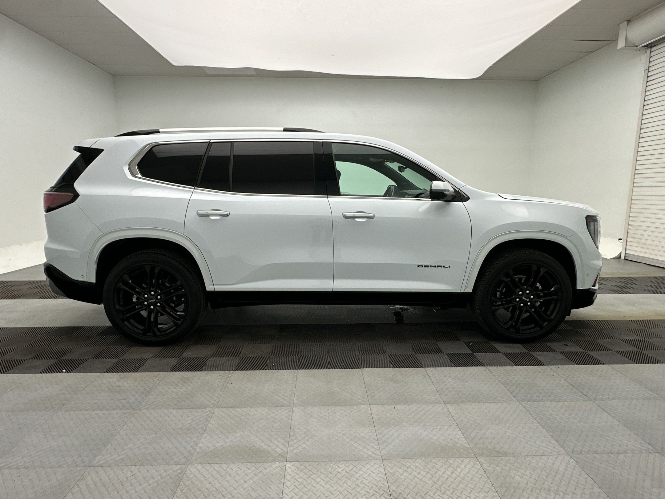 Certified 2026 GMC Acadia Denali w/ Super Cruise Package AWD/4WD image 8