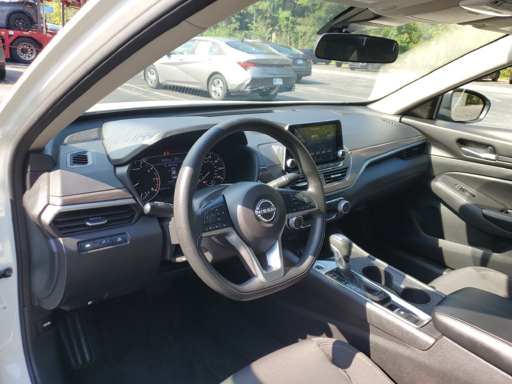 Used 2025 Nissan Altima 2.5 SV AWD/4WD image 20