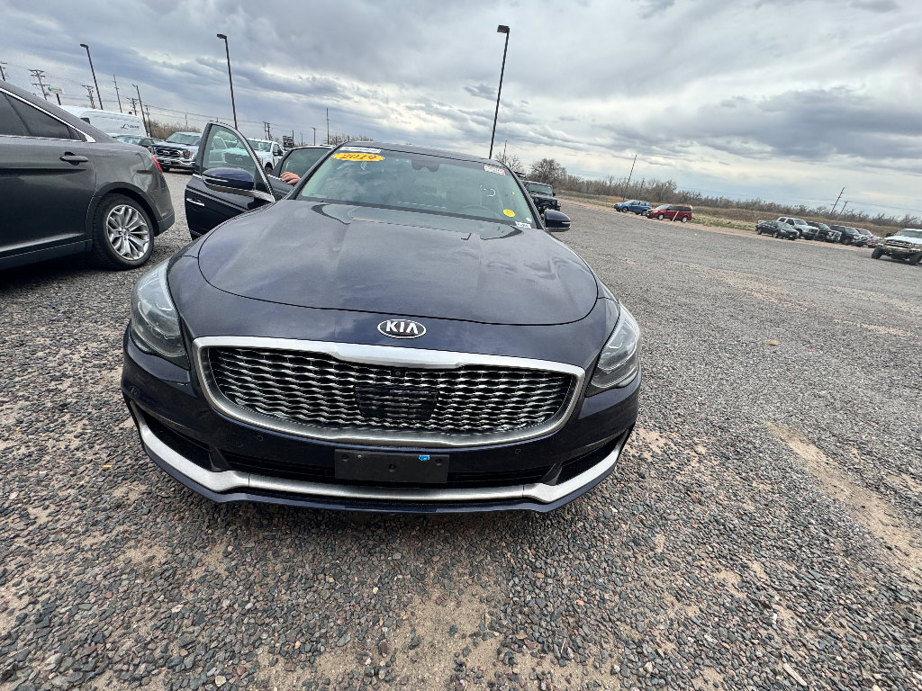 Used 2019 Kia K900 Luxury image 2