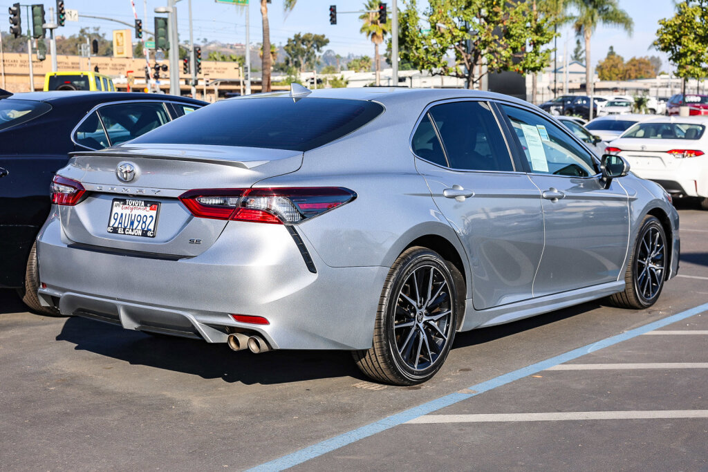 Certified 2022 Toyota Camry SE image 25