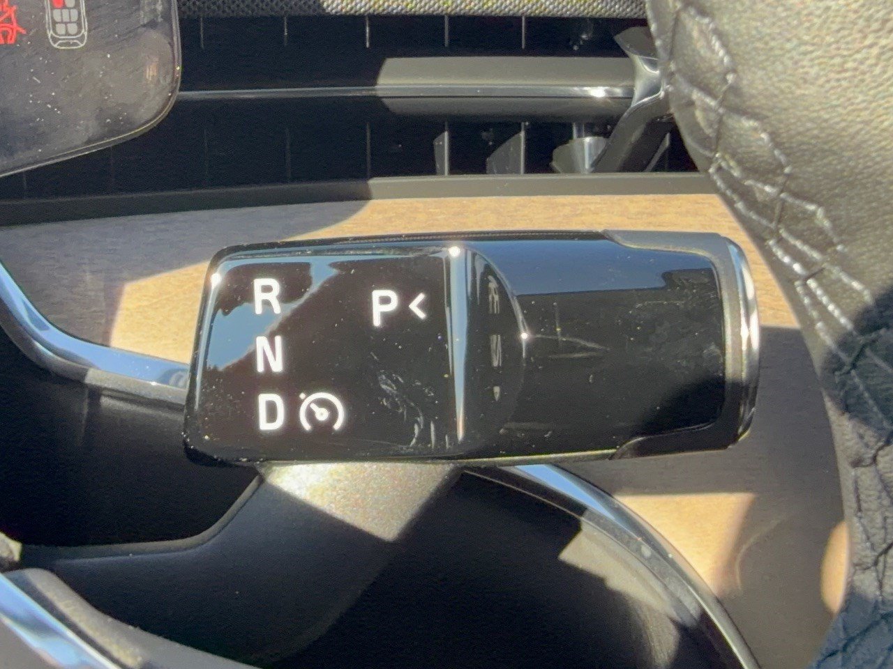 Certified 2025 Volvo EX90 Plus AWD/4WD image 21