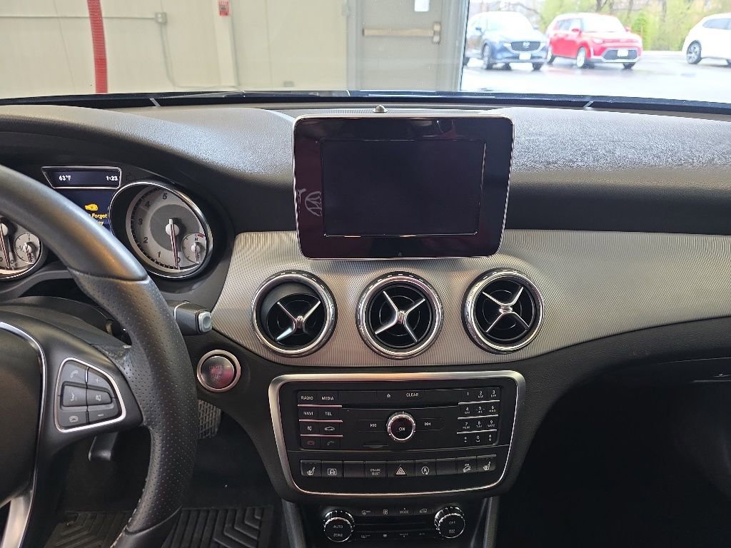 Used 2017 Mercedes-Benz GLA 250 4MATIC image 21