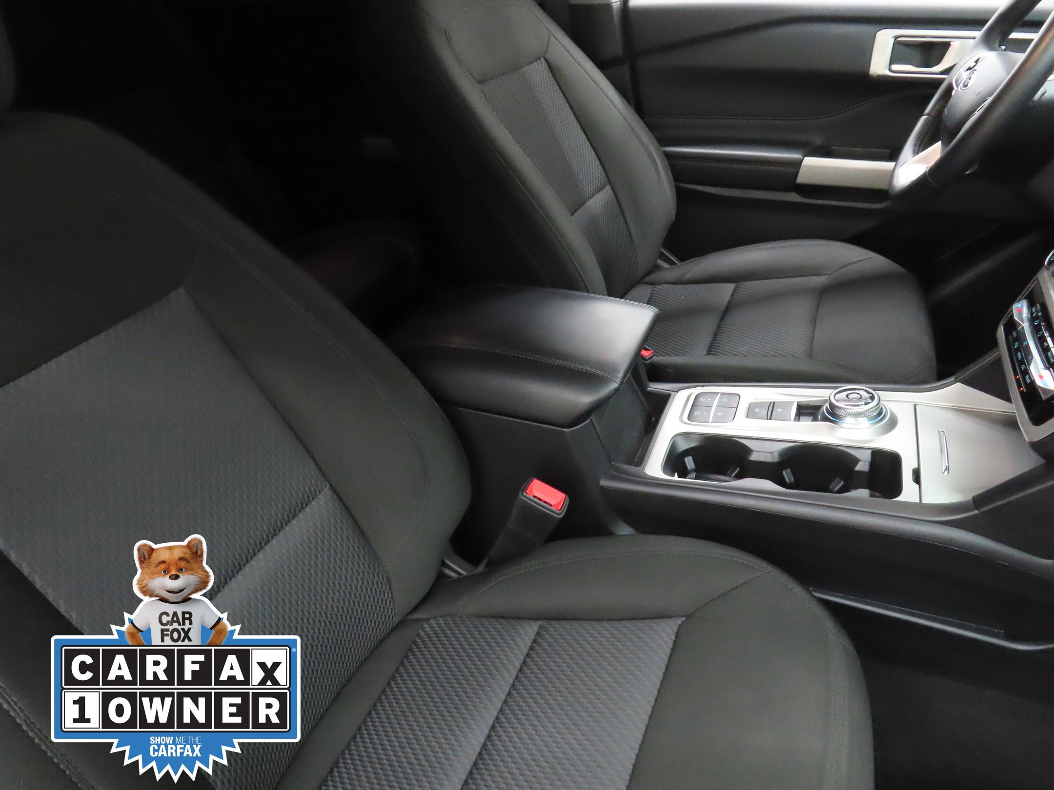 Used 2024 Ford Explorer XLT RWD image 25