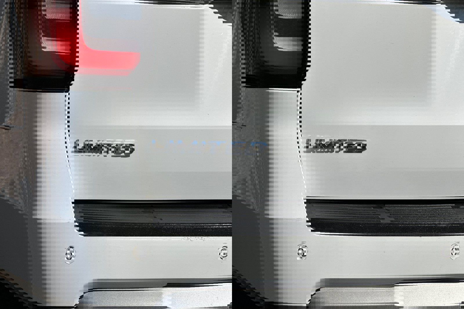 Used 2024 Ford Expedition Limited image 36