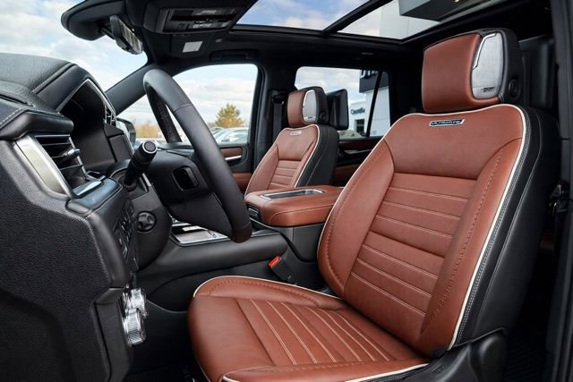 Used 2023 GMC Yukon Denali Ultimate image 11