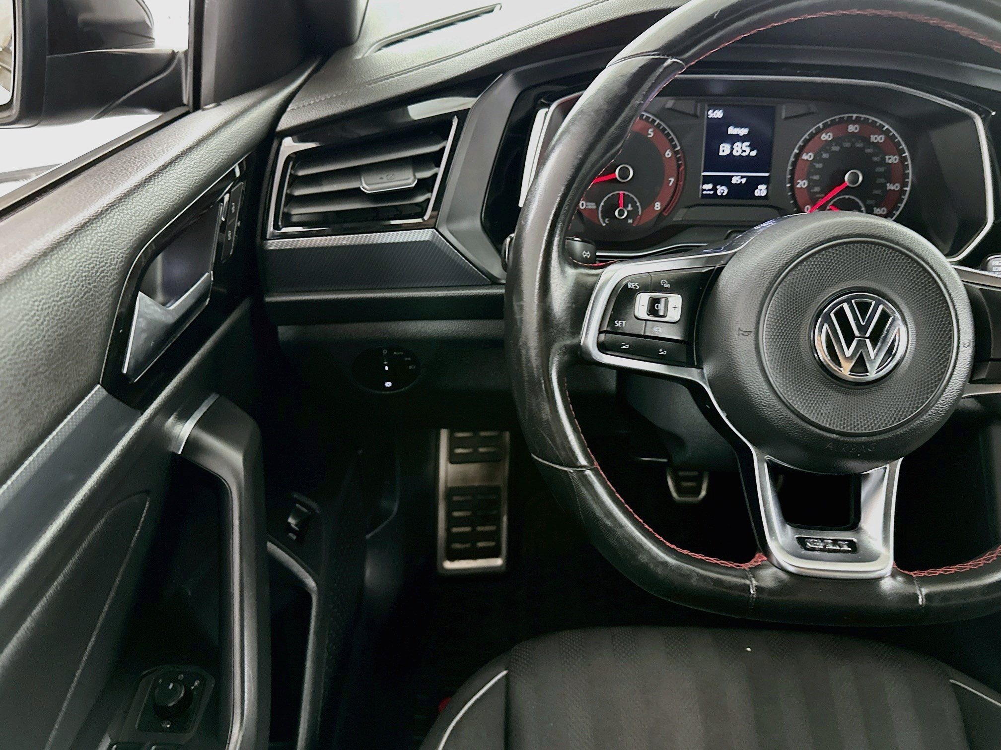 Used 2019 Volkswagen Jetta GLI FWD image 10