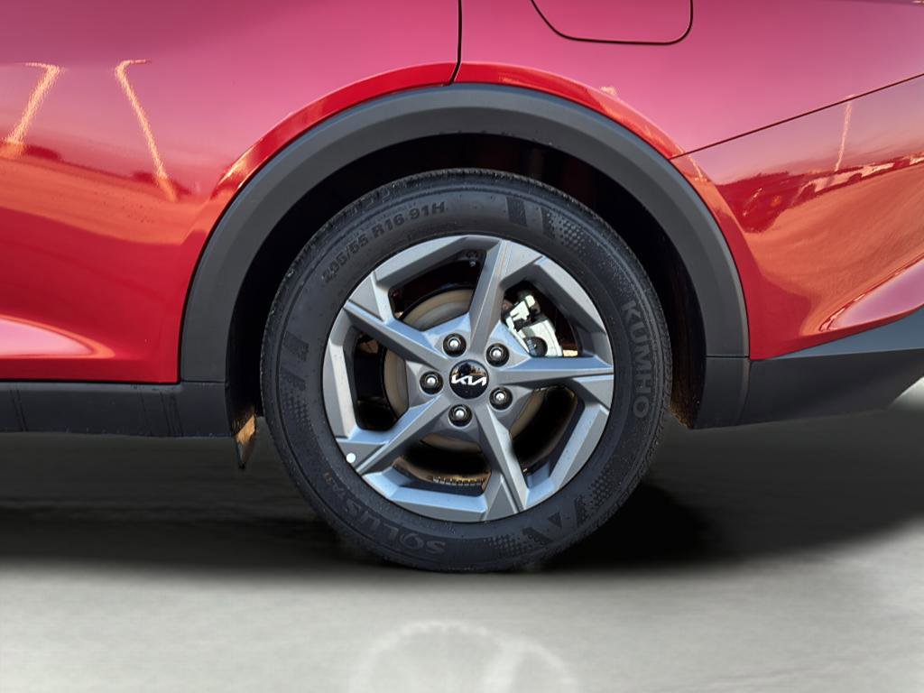 Certified 2025 Kia K4 image 40