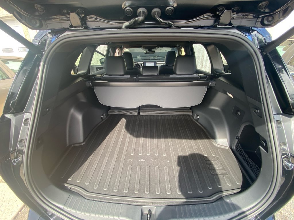 Used 2026 Toyota RAV4 XSE w/ Weather Package AWD/4WD image 21