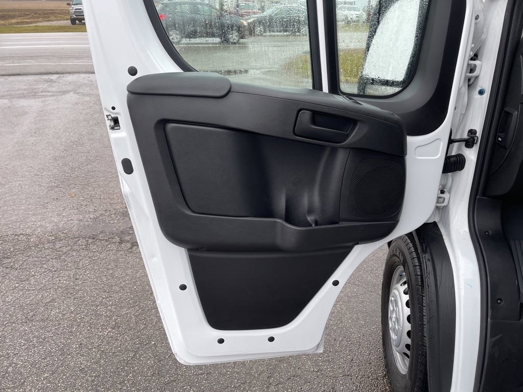 New 2025 RAM ProMaster 3500 w/ Premium Convenience Group FWD image 9