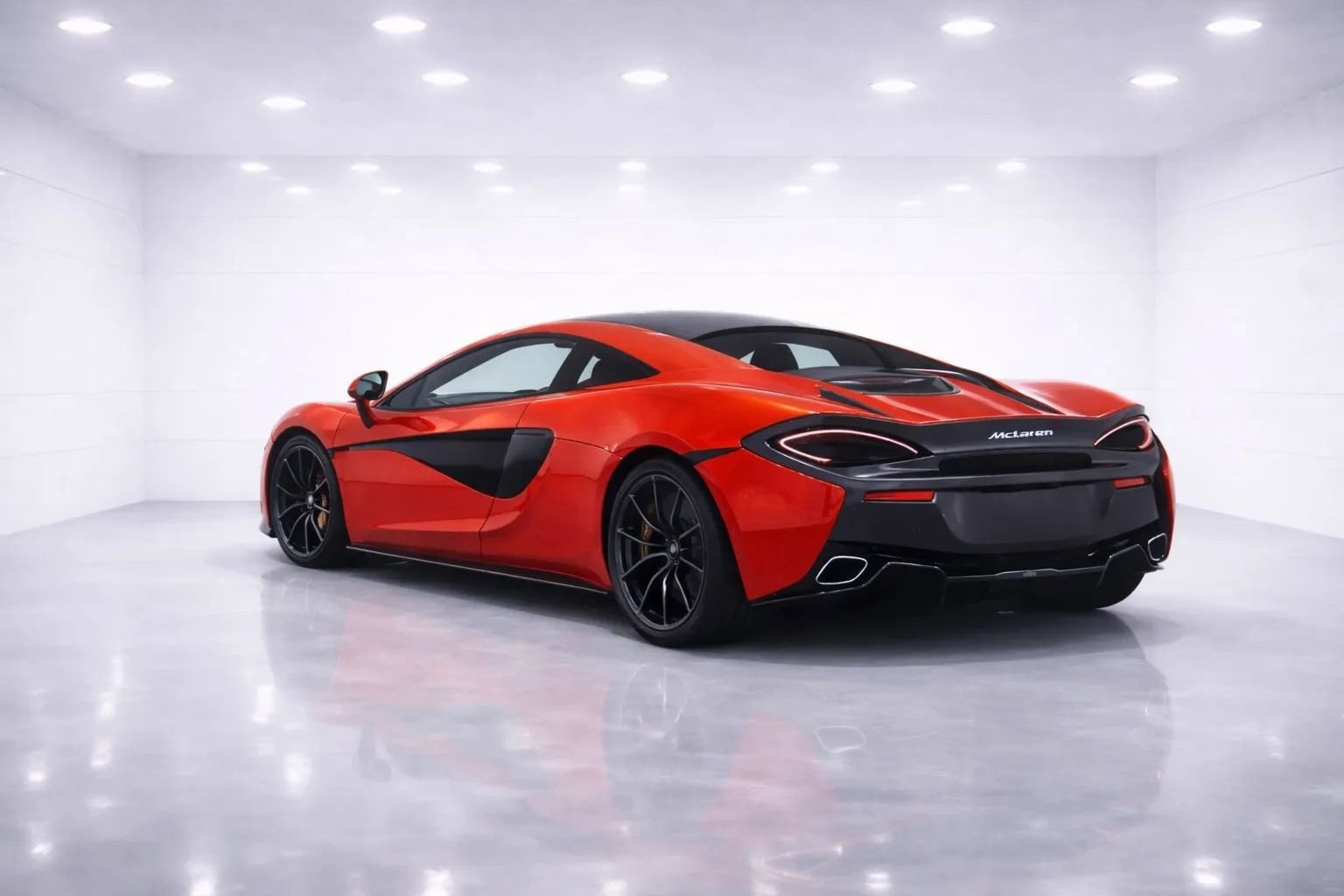 Used 2017 McLaren 570S RWD image 3