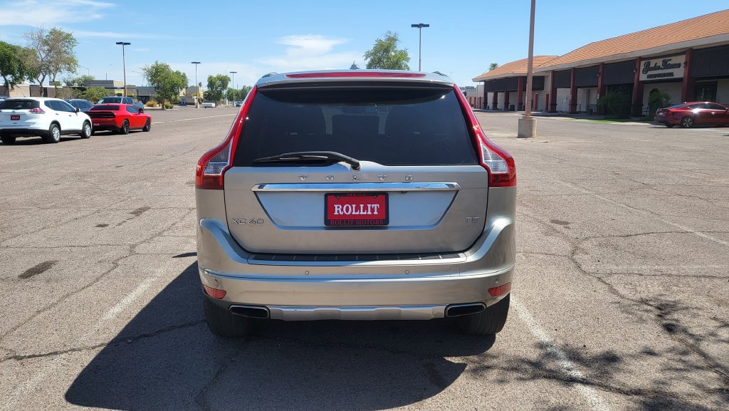 Used 2015 Volvo XC60 T5 Premier w/ Protection Package FWD image 9