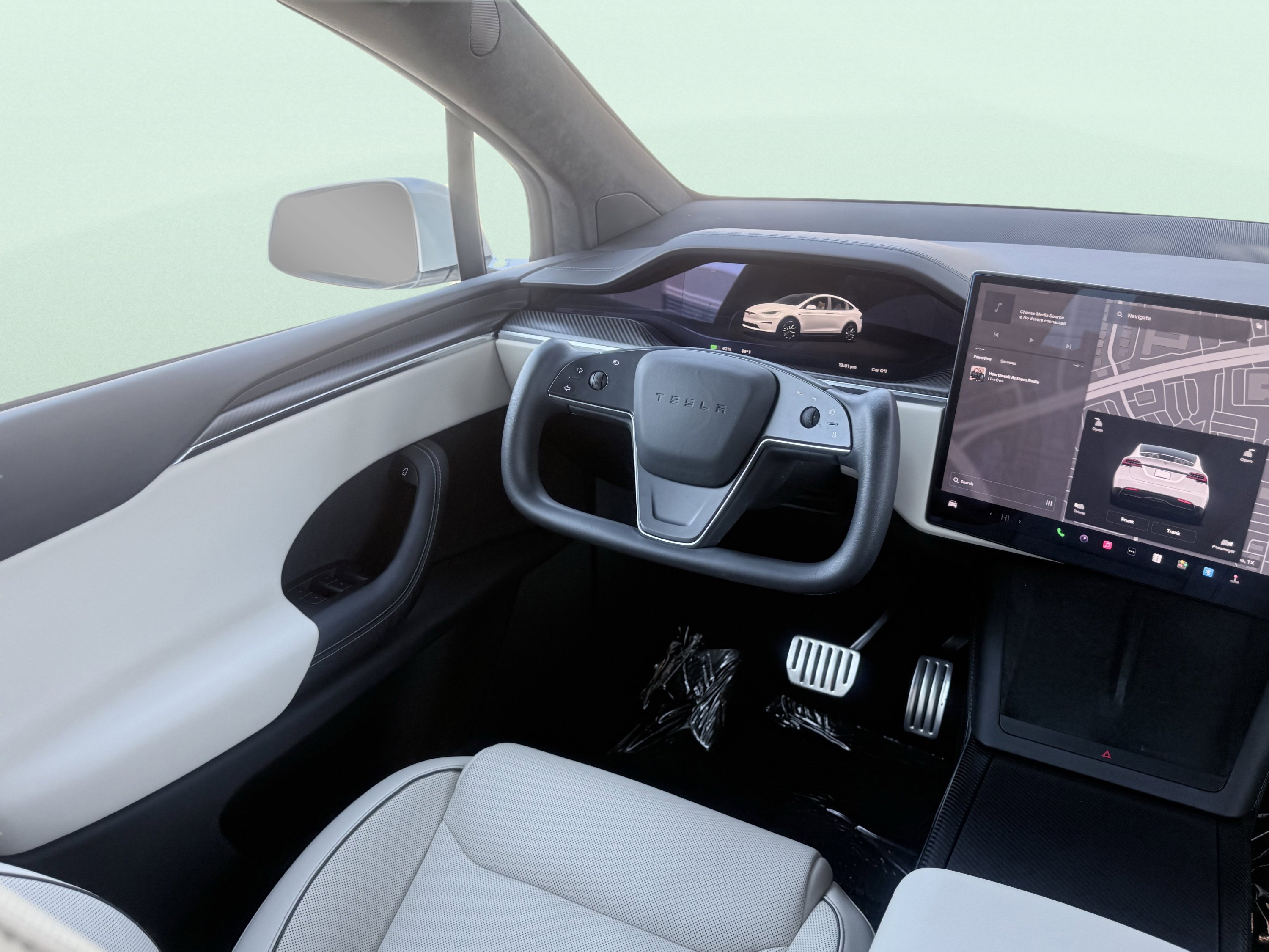 Used 2022 Tesla Model X Plaid image 77