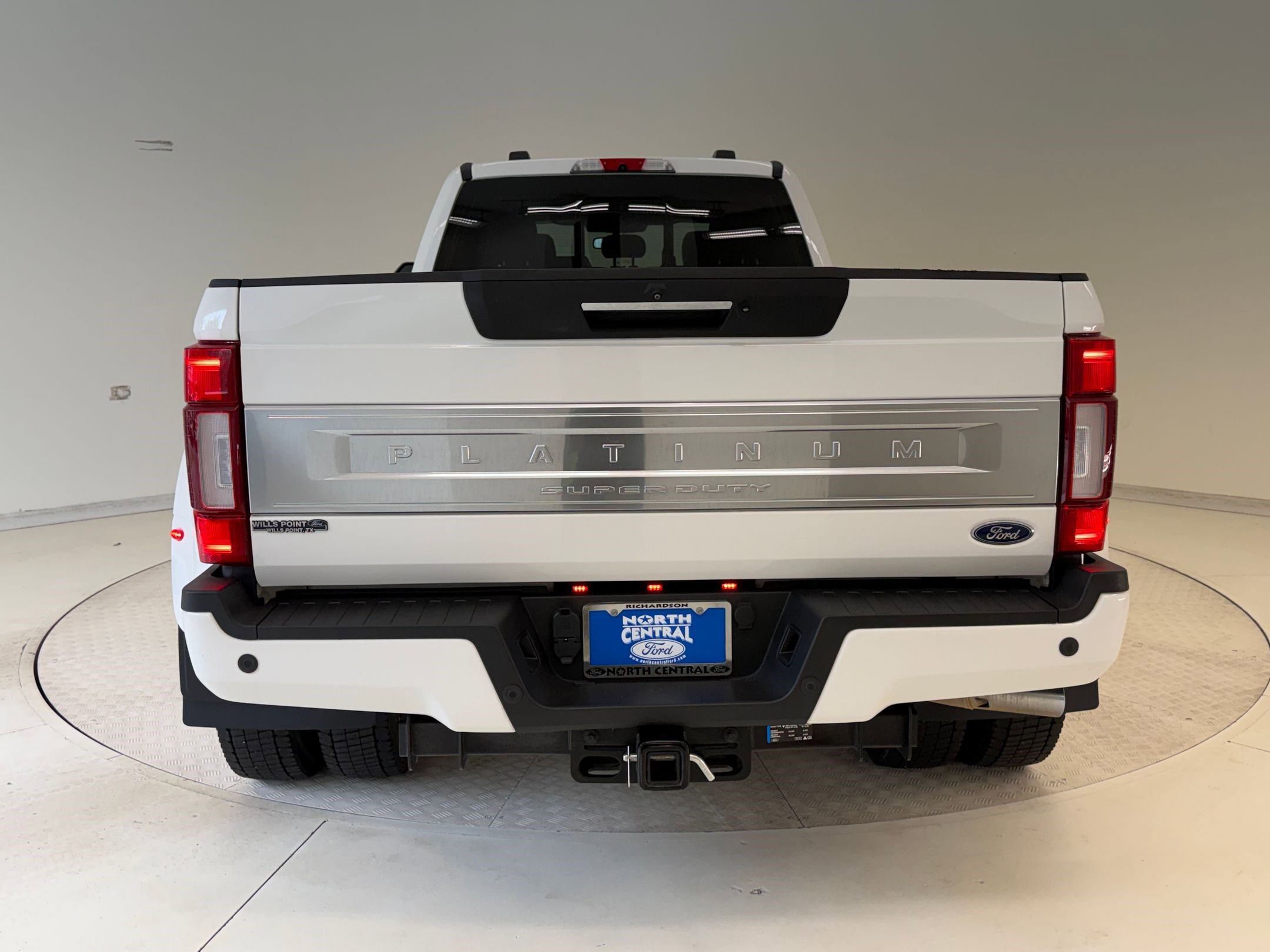 Certified 2022 Ford F450 Platinum w/ FX4 Off-Road Package image 10