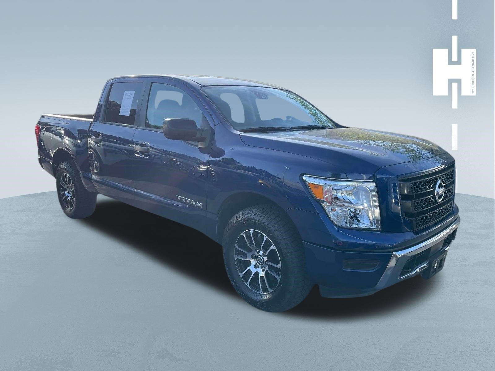 Used 2022 Nissan Titan SV AWD/4WD image 1