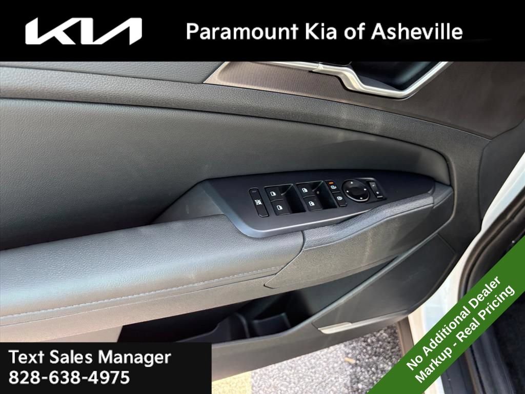 New 2026 Kia Sportage EX FWD image 25