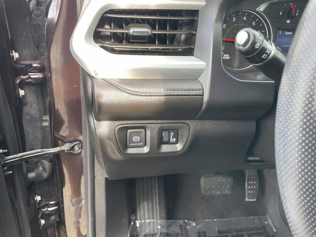 Used 2021 GMC Acadia SLE w/ Driver Convenience Package image 30