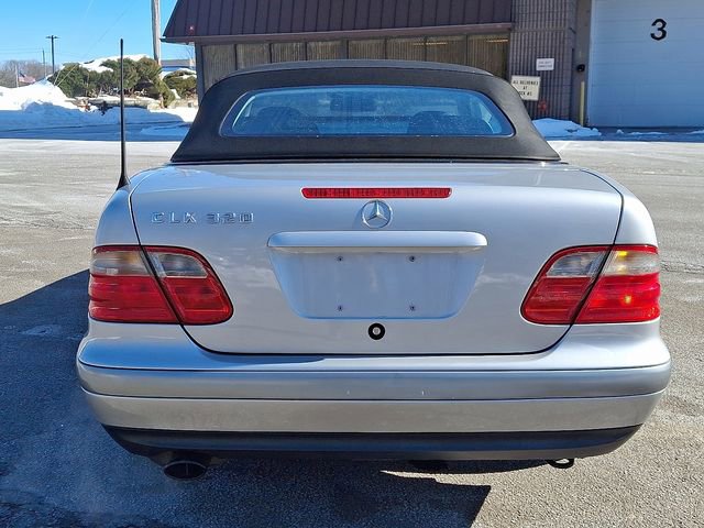 Used 1999 Mercedes-Benz CLK 320 Cabriolet image 9
