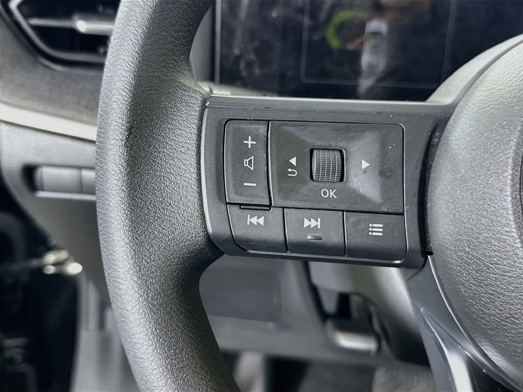 Certified 2025 Nissan Kicks SV FWD image 19
