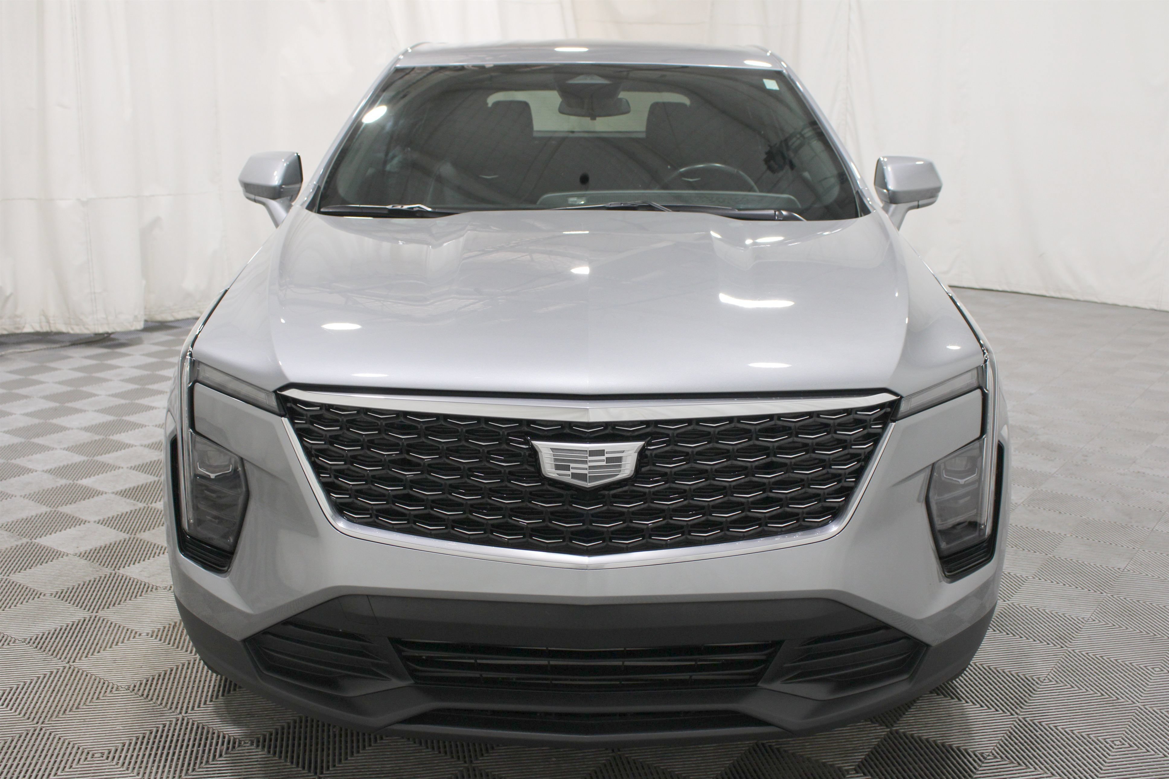 Certified 2024 Cadillac XT4 Luxury w/ Cold Weather Package FWD image 39