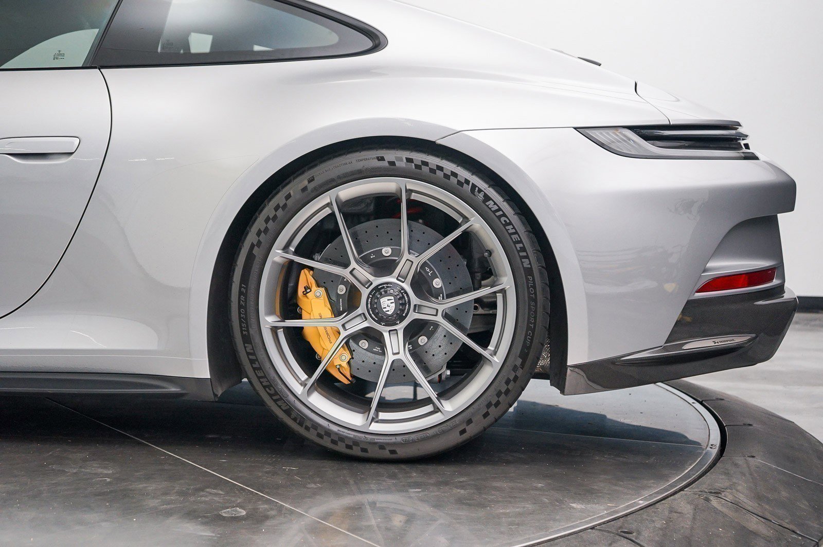 Used 2022 Porsche 911 GT3 RWD image 16